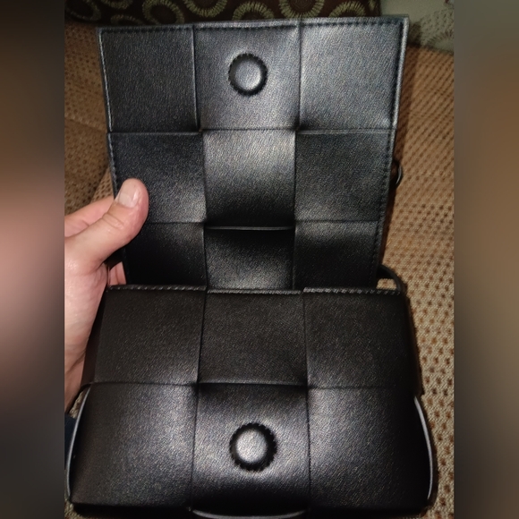 Bottega Veneta small leather cassette bag - Picture 4 of 7